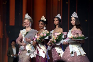 На Miss Teen Glam World 2026 Кира Капшик забрала корону в Индии и подписала контракт На Miss Teen Glam World 2026 Кира Капшик забрала корону в Индии и подписала контракт